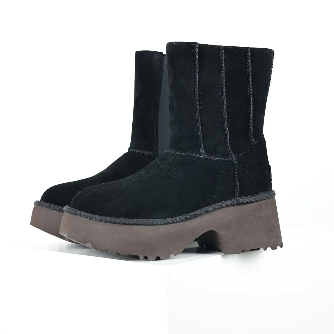 Pick up locally 💰700 Core recommended good price It is a very suitable choice for home furnishings. In the new year, uug launched a series of styles, which are partial to the preferences of young consumers and have also moved to the forefront of fashion trends. Shoe body material: water-repellent coated suede upper, 17 mm UGGPURE™ implantable wool insole, lightweight non-slip and comfortable rubber outsole, with brand LOGO and trademark, with full packaging Size: 35 36 37 38 39 40